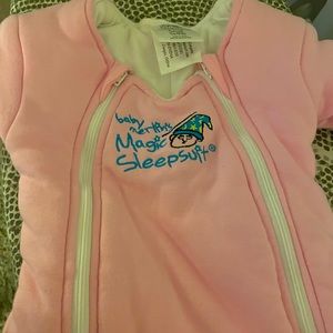 Merlins Baby Sleep suit/swaddle